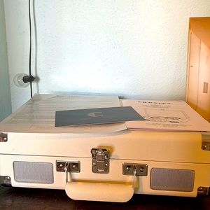 Crosley Cruiser Deluxe Turntable